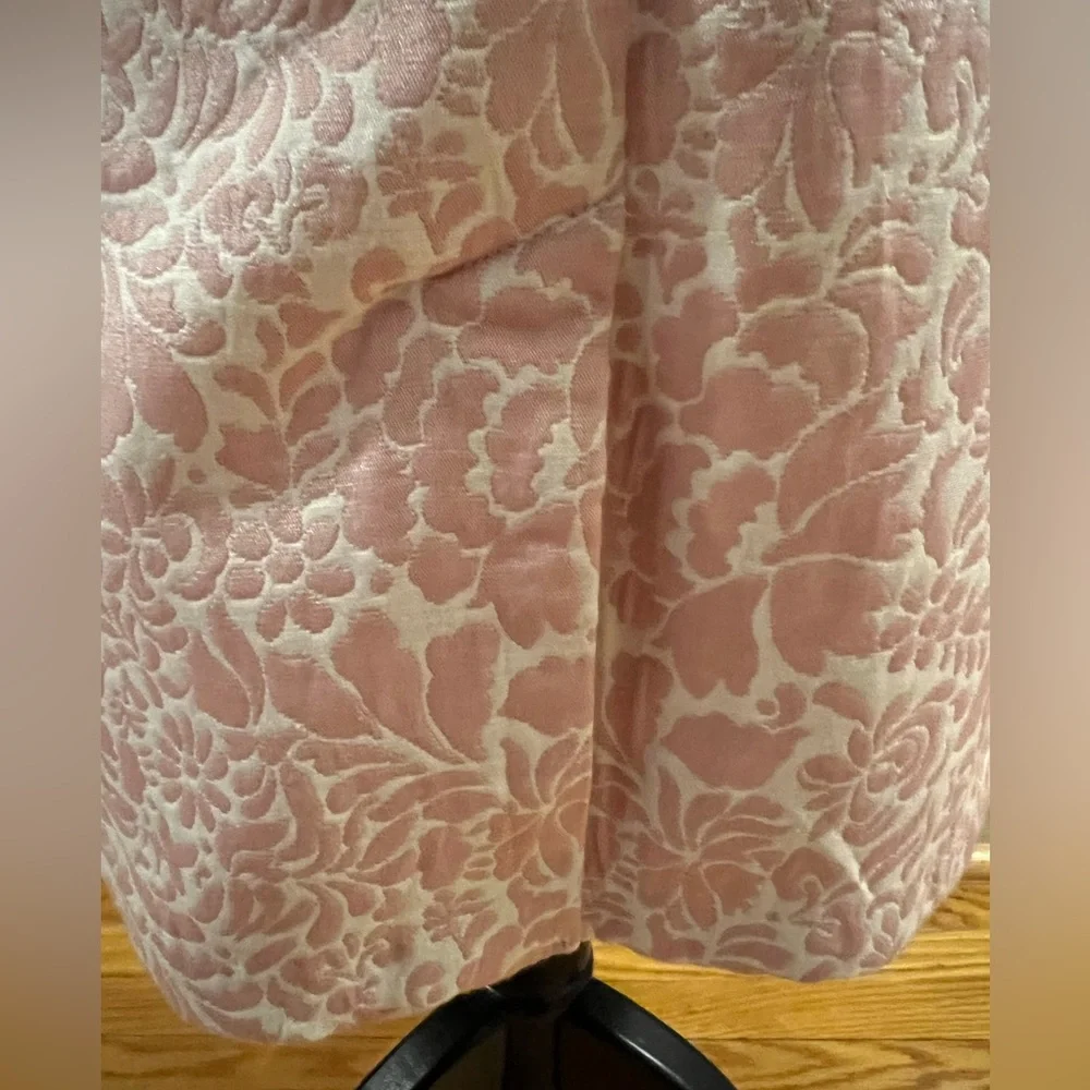 NWT, stunning damask pencil skirt, pink w/ some shimmer - Picture 5 of 12